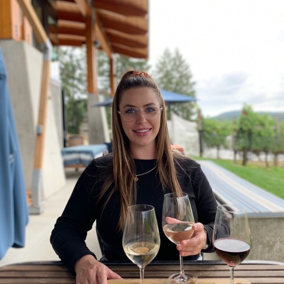 Meet your Posher, Samantha - Picture 1 of 1